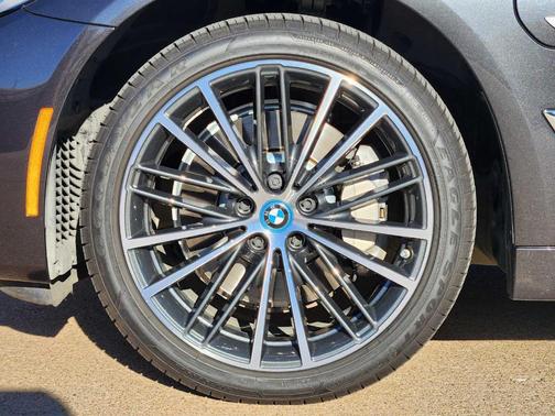 2023 BMW 530e 530e xDrive