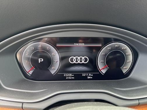 2023 Audi Q5 45 S line quattro Premium
