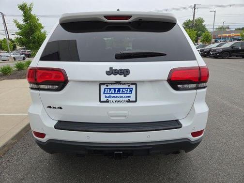 Bright White Clearcoat 2018 Jeep Grand Cherokee Upland
