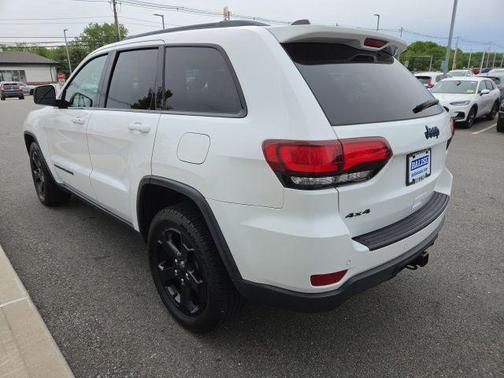 Bright White Clearcoat 2018 Jeep Grand Cherokee Upland