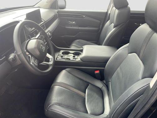 2023 Honda Pilot Touring 8-Passenger