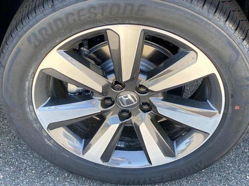 2025 Honda Pilot Touring 8-Passenger