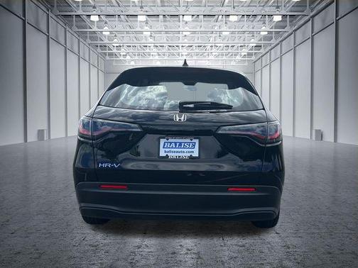 Crystal Black Pearl 2024 Honda HR-V LX