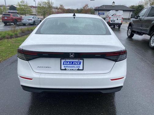 Platinum White Pearl 2026 Honda Accord SE