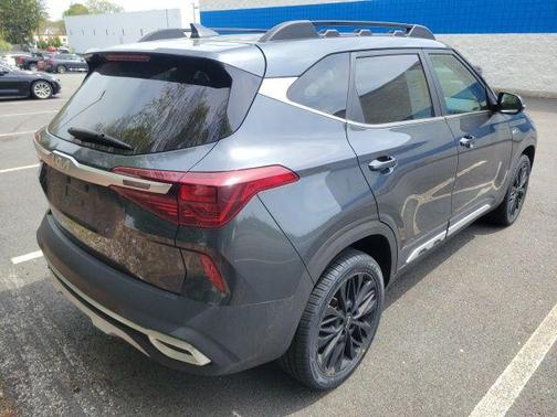 Gravity Gray 2023 Kia Seltos Nightfall Edition