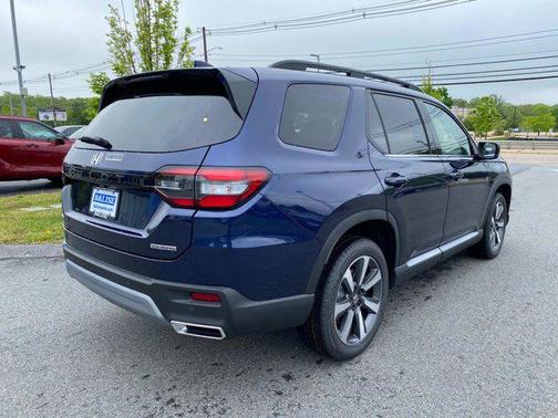 2025 Honda Pilot Touring 8-Passenger