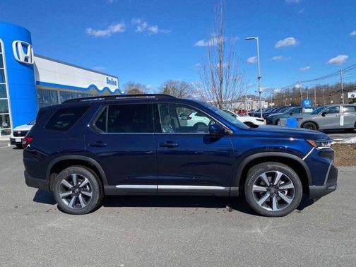 2025 Honda Pilot Touring 8-Passenger