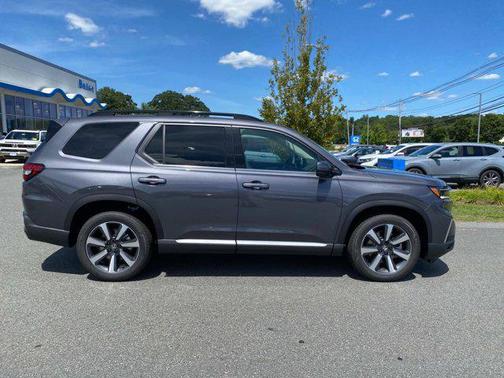 2025 Honda Pilot Touring 8-Passenger