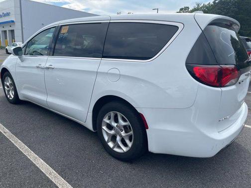 2020 Chrysler Pacifica Touring