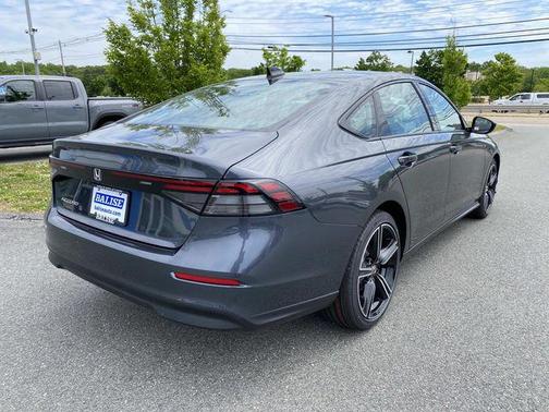 Meteorite Gray Metallic 2026 Honda Accord SE