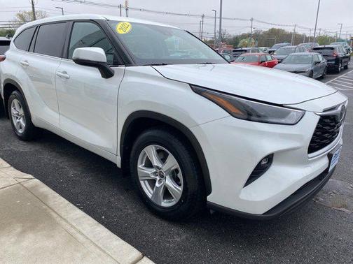 2022 Toyota Highlander LE