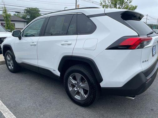 2022 Toyota RAV4 Hybrid XLE