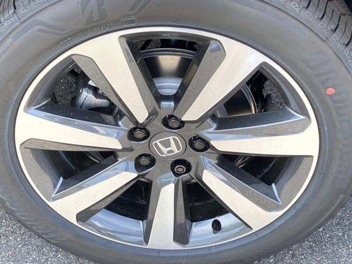 2025 Honda Pilot Touring 8-Passenger