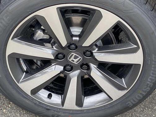 2025 Honda Pilot Touring 8-Passenger