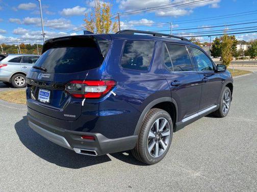 2025 Honda Pilot Touring 8-Passenger