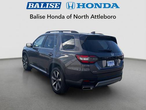 2023 Honda Pilot Touring 8-Passenger