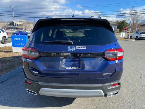2025 Honda Pilot Touring 8-Passenger