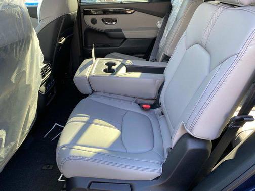 2025 Honda Pilot Touring 8-Passenger
