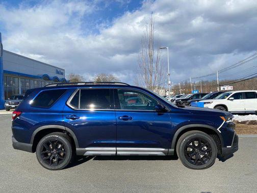 2025 Honda Pilot Touring 8-Passenger