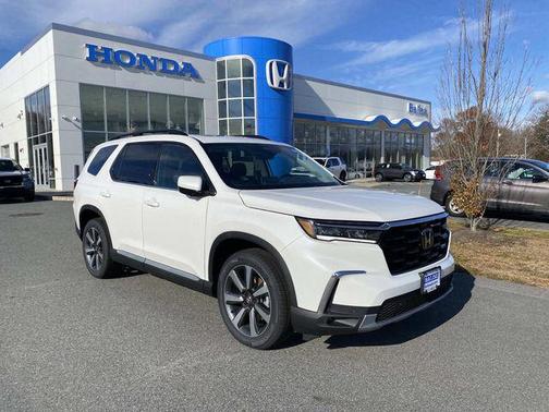 2025 Honda Pilot Touring 8-Passenger