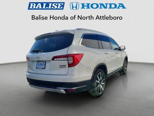 2022 Honda Pilot Touring 8-Passenger