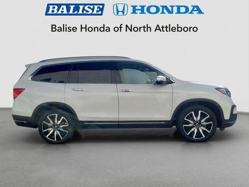 2022 Honda Pilot Touring 8-Passenger