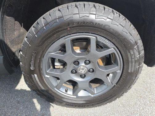 Lunar Silver Metallic 2025 Honda Pilot TrailSport