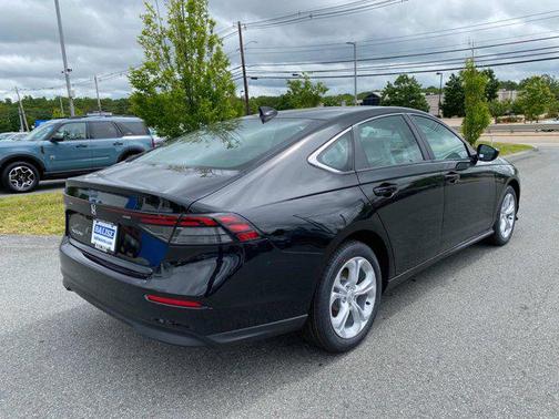 2025 Honda Accord LX 1.5T