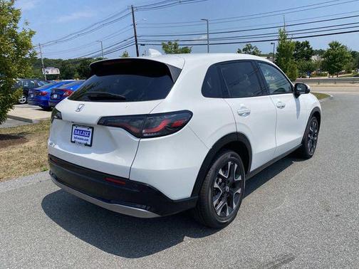 Platinum White Pearl 2027 Honda HR-V EX-L