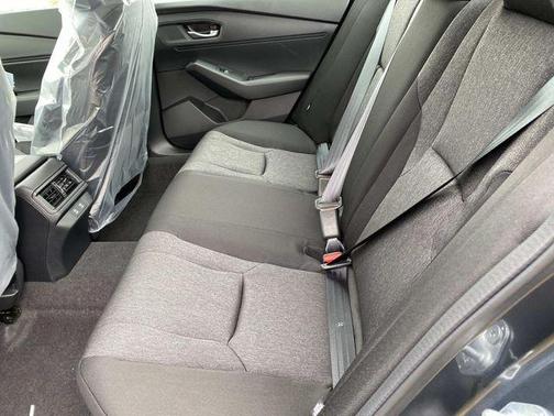 Meteorite Gray Metallic 2026 Honda Accord SE