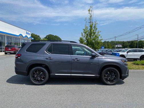 2025 Honda Pilot Touring 8-Passenger