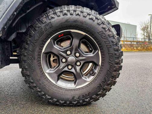 Black Clearcoat 2023 Jeep Gladiator Rubicon