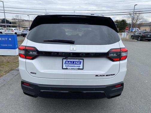 Platinum White Pearl 2026 Honda Pilot Black Edition