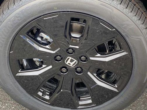 Platinum White Pearl 2026 Honda Pilot Black Edition