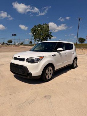 Clear White 2016 Kia Soul Base