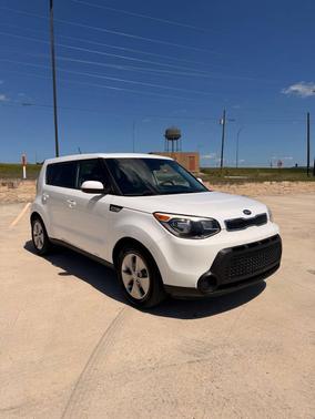 Clear White 2016 Kia Soul Base