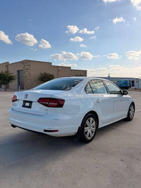 Pure White 2017 Volkswagen Jetta 1.4T S