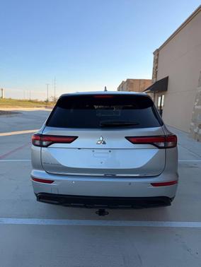 2022 Mitsubishi Outlander ES 2.5 2WD