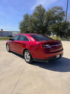 2016 Ford Taurus SEL