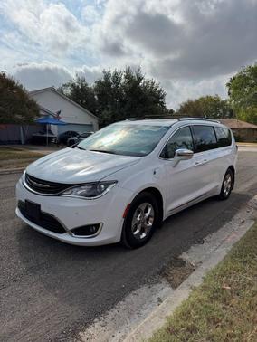 2018 Chrysler Pacifica Hybrid Limited