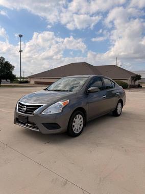 Gun Metallic 2016 Nissan Versa 1.6 SV