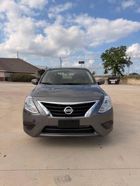 Gun Metallic 2016 Nissan Versa 1.6 SV
