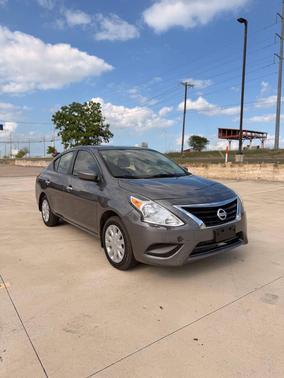 Gun Metallic 2016 Nissan Versa 1.6 SV