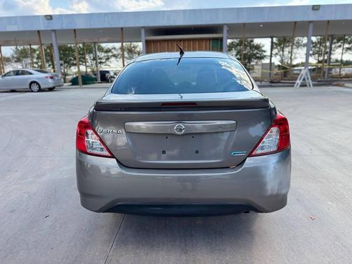 2015 Nissan Versa 1.6 S+
