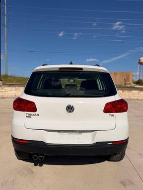 Pure White 2017 Volkswagen Tiguan 2.0T S