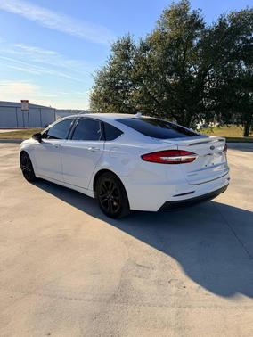 2020 Ford Fusion SE