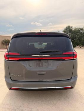 Ceramic Gray Clearcoat 2022 Chrysler Pacifica Touring L