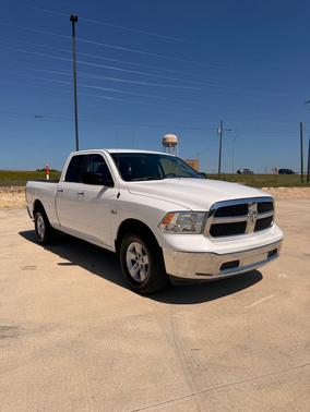 Bright White Clearcoat 2016 RAM 1500 SLT