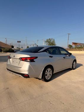 Brilliant Silver Metallic 2021 Nissan Versa 1.6 S