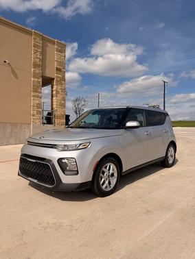 Sparkling Silver 2021 Kia Soul S